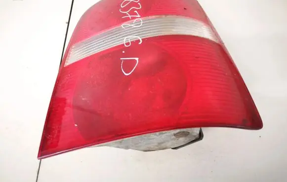 Volkswagen Touran I Rear/tail lights 1t0945096