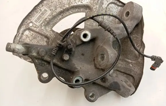 Mercedes-Benz CLS C218 X218 Front wheel hub 2183307700