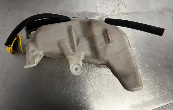 Dodge Durango III Coolant expansion tank/reservoir 68251851AA M144084 10084AE