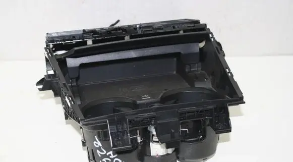 BMW 4 G22 G23 G24 G26 Cup holder 6809803