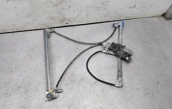 Renault Espace - Grand espace IV Front door window regulator with motor 400626C
