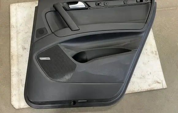 Audi Q7 4L Rear door card panel trim