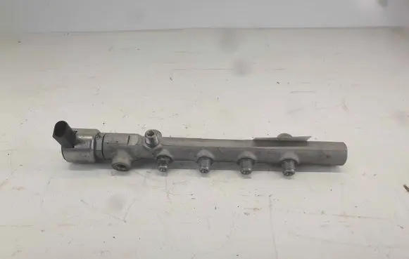 Mercedes-Benz C W205 Fuel main line pipe a6510700700