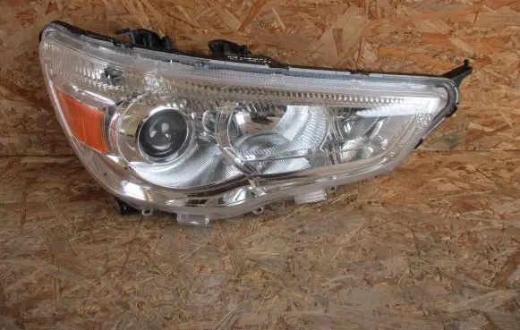Mitsubishi ASX Headlight/headlamp P9135R