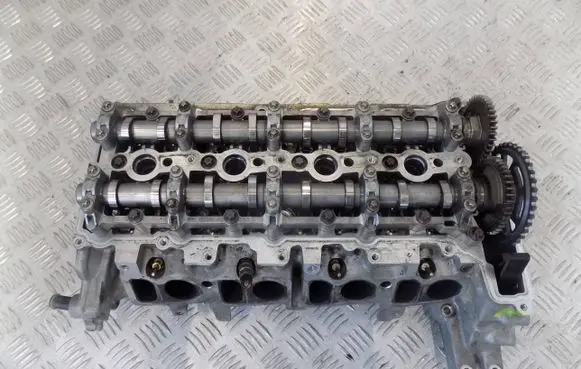 BMW 1 F20 F21 Engine head 