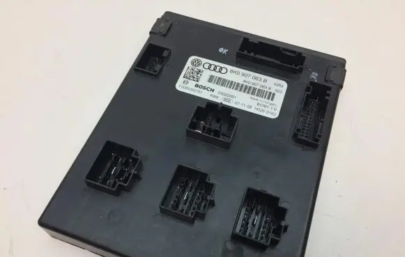 Audi A4 S4 B8 8K Comfort/convenience module 8K0907063B