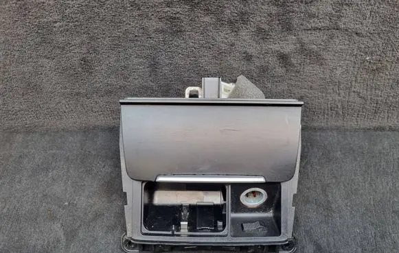Audi Q5 SQ5 Car ashtray 8K0857951 8K0857965 8K0857951CV10