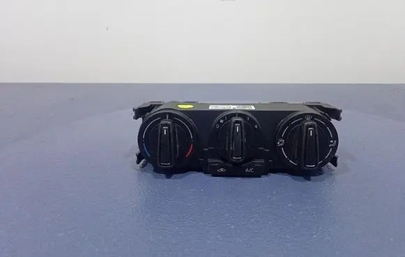 Volkswagen Cross Polo Climate control unit 6C0820045B