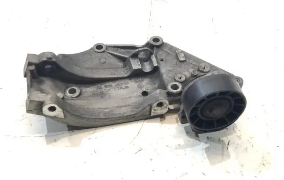Volvo V50 Engine mounting bracket 9650034280