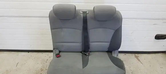 Hyundai H-1, Starex, Satellite Second row seats 