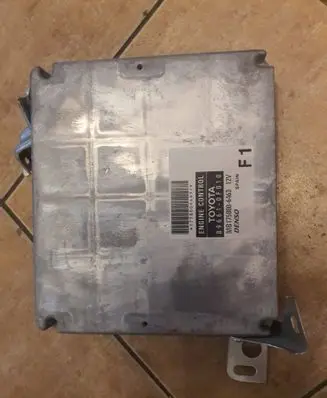 Toyota Avensis T250 Engine control unit/module 1758006463 896610F010 MB1758006463