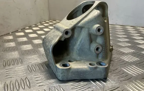 Volvo XC40 Driveshaft support bearing bracket 32325434
