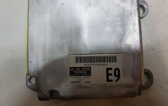 Toyota Prius (XW20) Airbag control unit/module 8917047390