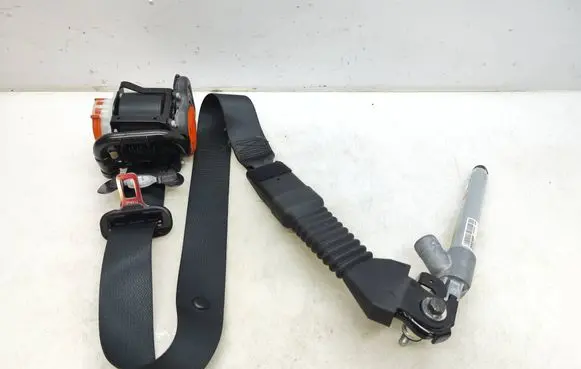 Nissan Qashqai Front seatbelt 868854EL2A E11067642