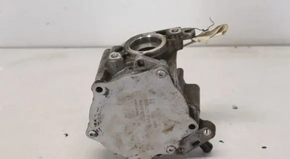 Audi A4 S4 B8 8K Vacuum pump 06J145100C