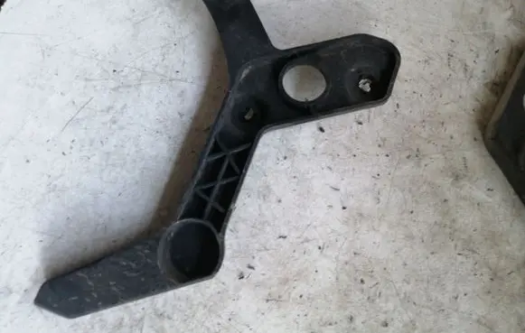 Opel Astra J Rear bumper mounting bracket 13368097