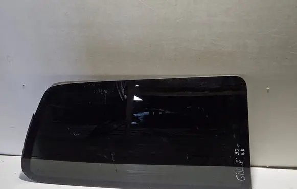 Volkswagen Golf III Rear side window 43R00021