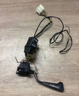 BMW 3 E30 Indicator stalk 1372021