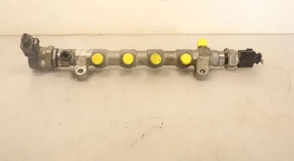 Volkswagen PASSAT B7 Fuel main line pipe