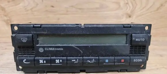 Volkswagen PASSAT B5.5 Climate control unit 6013966