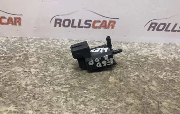 BMW 5 E60 E61 Turbo solenoid valve 1742712 06T282