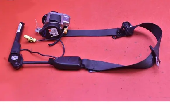 Opel Zafira C Front seatbelt 620611600