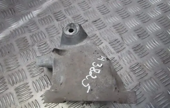 Lexus IS 220D-250-350 Engine mounting bracket
