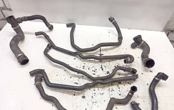 BMW X6 E71 Coolant pipe/hose 