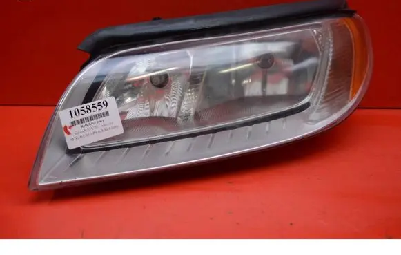 Volvo V70 Headlight/headlamp 31214351