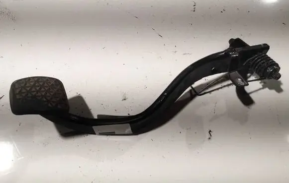 Opel Astra H Brake pedal 
