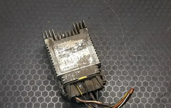 Mercedes-Benz E W210 Coolant fan relay A0255453232