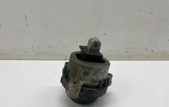 BMW X3 G01 Engine mount bracket 6860499
