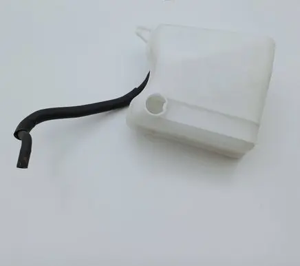 Mazda 5 Coolant expansion tank/reservoir LFB715351