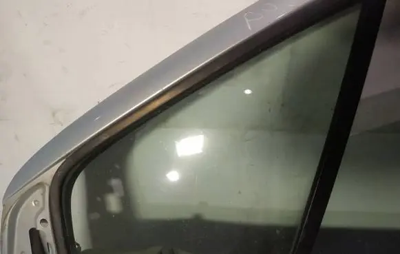 Renault Scenic I Front door vent window glass four-door as2