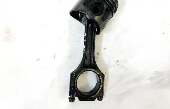Volkswagen PASSAT B4 Piston with connecting rod
