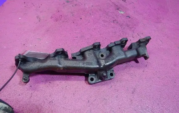 Opel Corsa C Exhaust manifold
