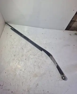 BMW 5 E39 Front wiper blade arm 8209879