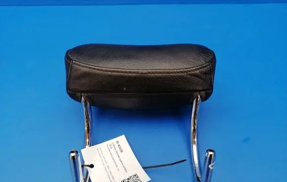 Mercedes-Benz CLS C219 Rear seat headrest 