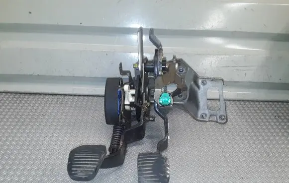 Citroen C4 I Picasso Pedal assembly 9681632380