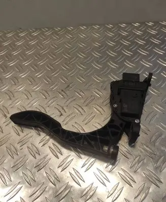 Audi A6 S6 C6 4F Accelerator throttle pedal 4F1723523A