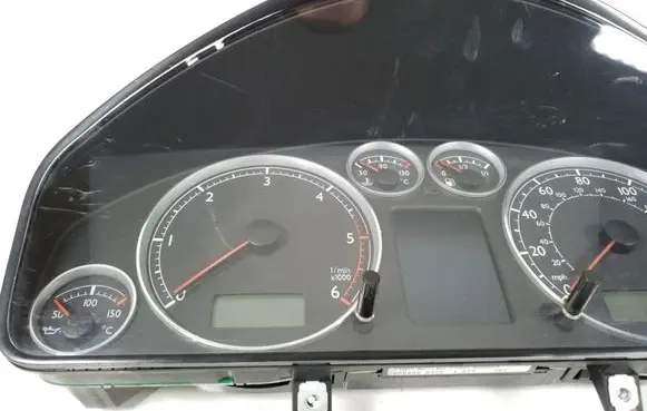 Volkswagen Sharan Speedometer (instrument cluster) 7M3920940N