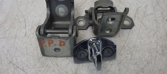 Renault Clio IV Front door hinge set 804200003R