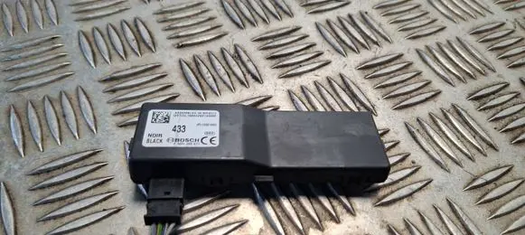 Opel Insignia A Door central lock control unit/module 13501980