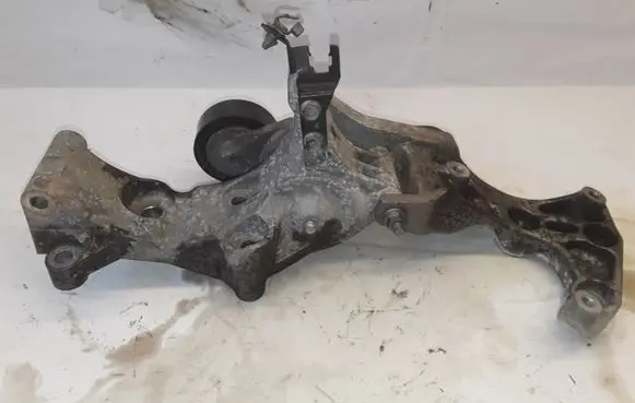 Opel Astra J Alternator belt tensioner 55565570