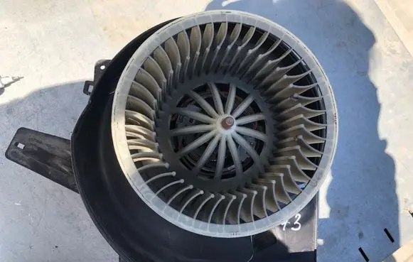 Volkswagen Fox Heater fan/blower 6Q1820015G A1916