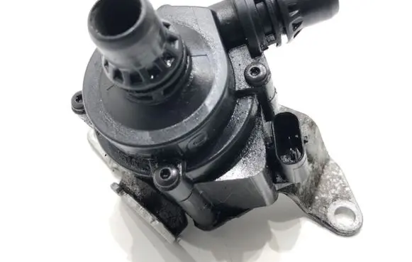 BMW X6 F16 Oil filter mounting bracket 8511748