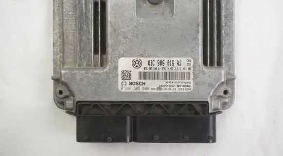 Volkswagen Golf VI Engine control unit/module 03C906016AJ 0261S05808