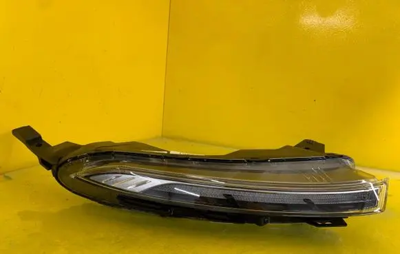 Hyundai Bayon Headlight/headlamp 92208Q0500
