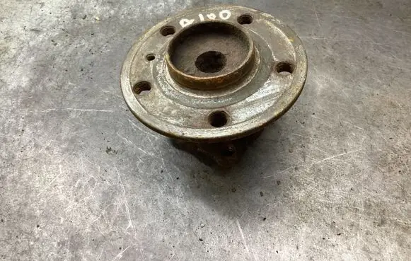 Mercedes-Benz A W169 Rear wheel hub