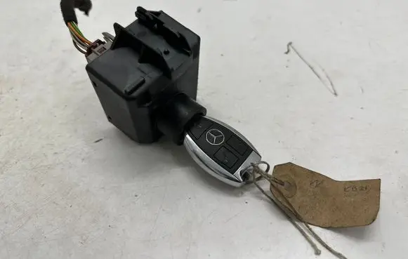 Mercedes-Benz A W176 Ignition lock A2469050802